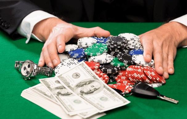 Casino game lobby displaying slot titles and live table options at merryph22